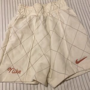Women’s Nike quilted fleece shorts NWOT